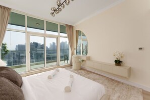 3 Schlafzimmer, Schreibtisch, Bügeleisen/Bügelbrett, WLAN