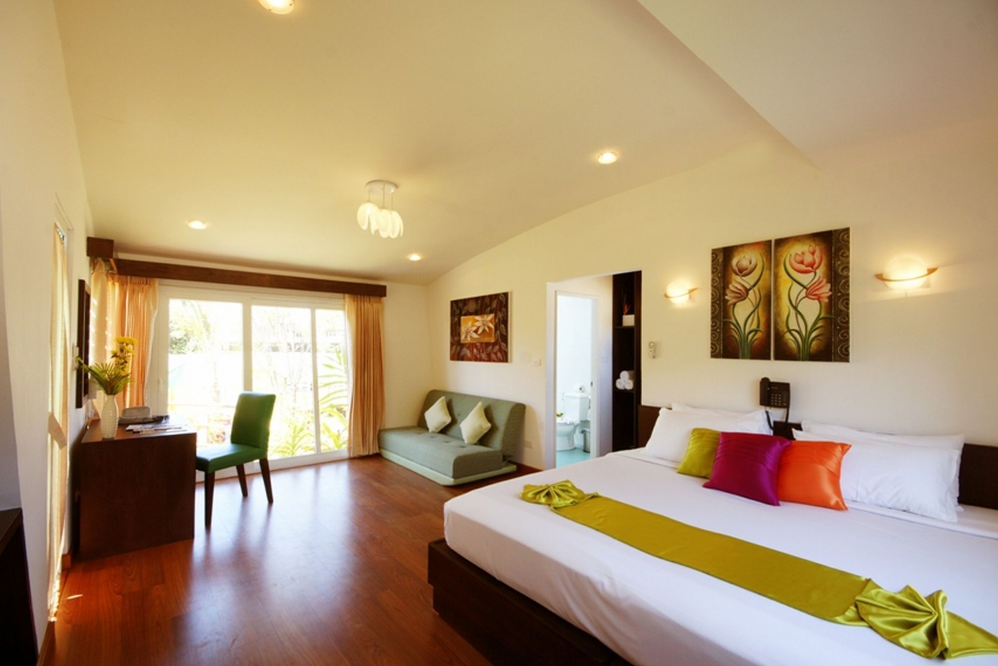 In-room safe, desk, rollaway beds, free WiFi