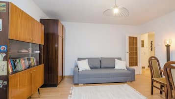 Classic-Apartment, Balkon, Gartenblick | 3 Schlafzimmer, Verdunkelungsvorhänge, Bügeleisen/Bügelbrett