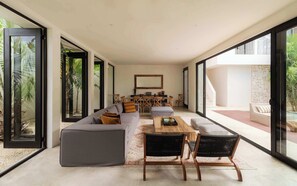 TV - Hacienda 21 - Villa 10 rooms, 6 pools, gym and yoga (Tulum)