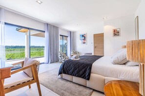 1 bedroom, desk - Suite "La Sunset" - Heated pool & SPA (Plaissan)