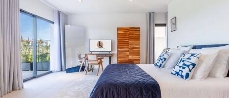 1 slaapkamer, een bureau