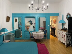 1 chambre, fer et planche à repasser, Wi-Fi, draps fournis