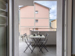 Dining - Cosy apartment for 4 guests with WIFI, A/C, TV and terrace (Chiavenna)