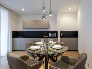 Dining - Cosy apartment for 4 guests with WIFI, A/C, TV and terrace (Chiavenna)