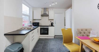 5 Bedroom House in Hartlepool