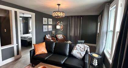 1 Bed/1 Bath Condo w/Kitchen/LR-Sleeps up to 4PP