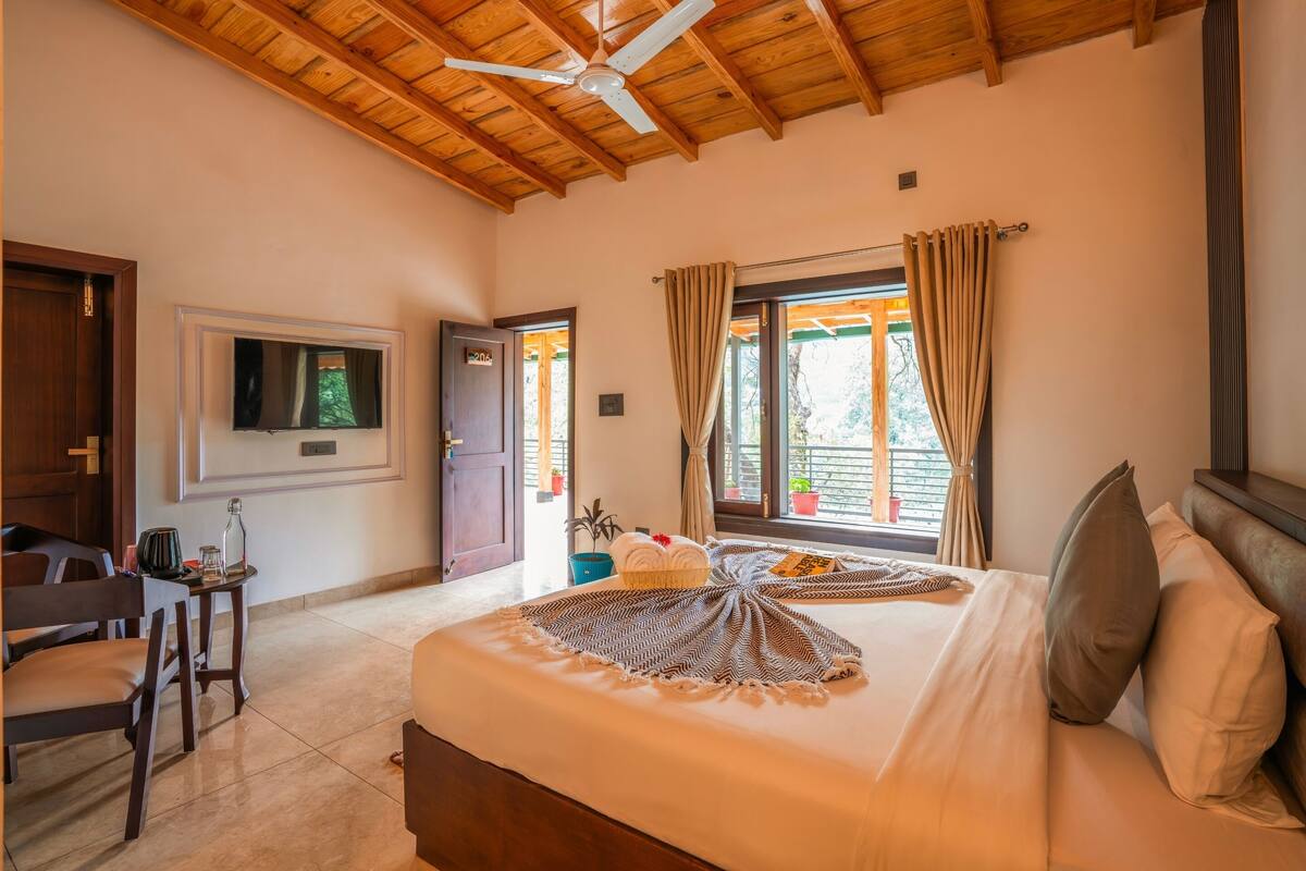 Deluxe Double Room | Truy cập Internet không dây miễn phí, b  ộ trải giường 