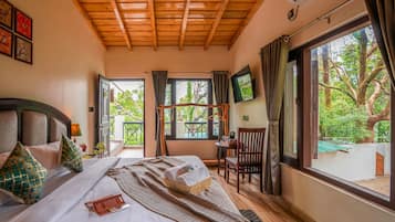 Superior Double Room with Lake View | Free WiFi