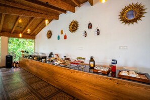 In-room dining - Moustache Select Naukuchiatal By the Lake (Nainital)