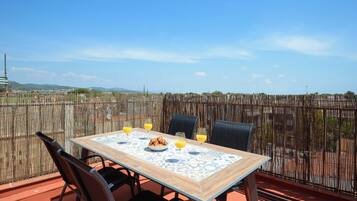 Tempat makan outdoor