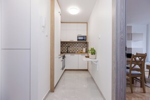 Classic-Apartment, Balkon, Stadtblick | Eigene Küche