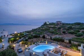 Terrace/patio - Luxury 3 bedroom Villa with heated pool (Akrotiri)