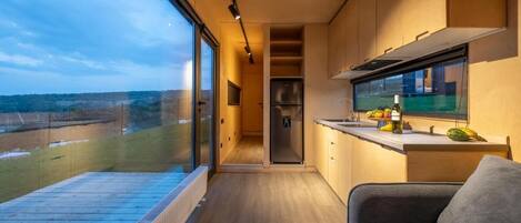 Comfort Twin Room | Living area | TV