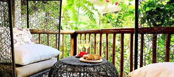 Budget Studio with Kitchen – 4 Min to Beach