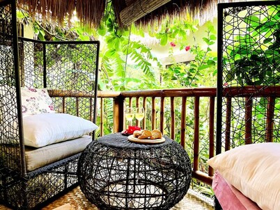 Budget Studio with Kitchen – 4 Min to Beach