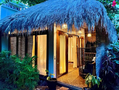 Budget Studio with Kitchen – 4 Min to Beach