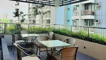Apartment, 2 Bedrooms, Accessible, Balcony | Balkoni