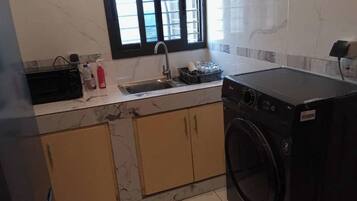 Apartment, 1 Bedroom | Laundry