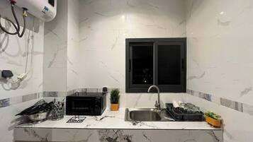 Apartment, 1 Bedroom | Private kitchen