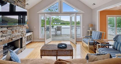 Exclusive Riverside House Escape Near The City!
