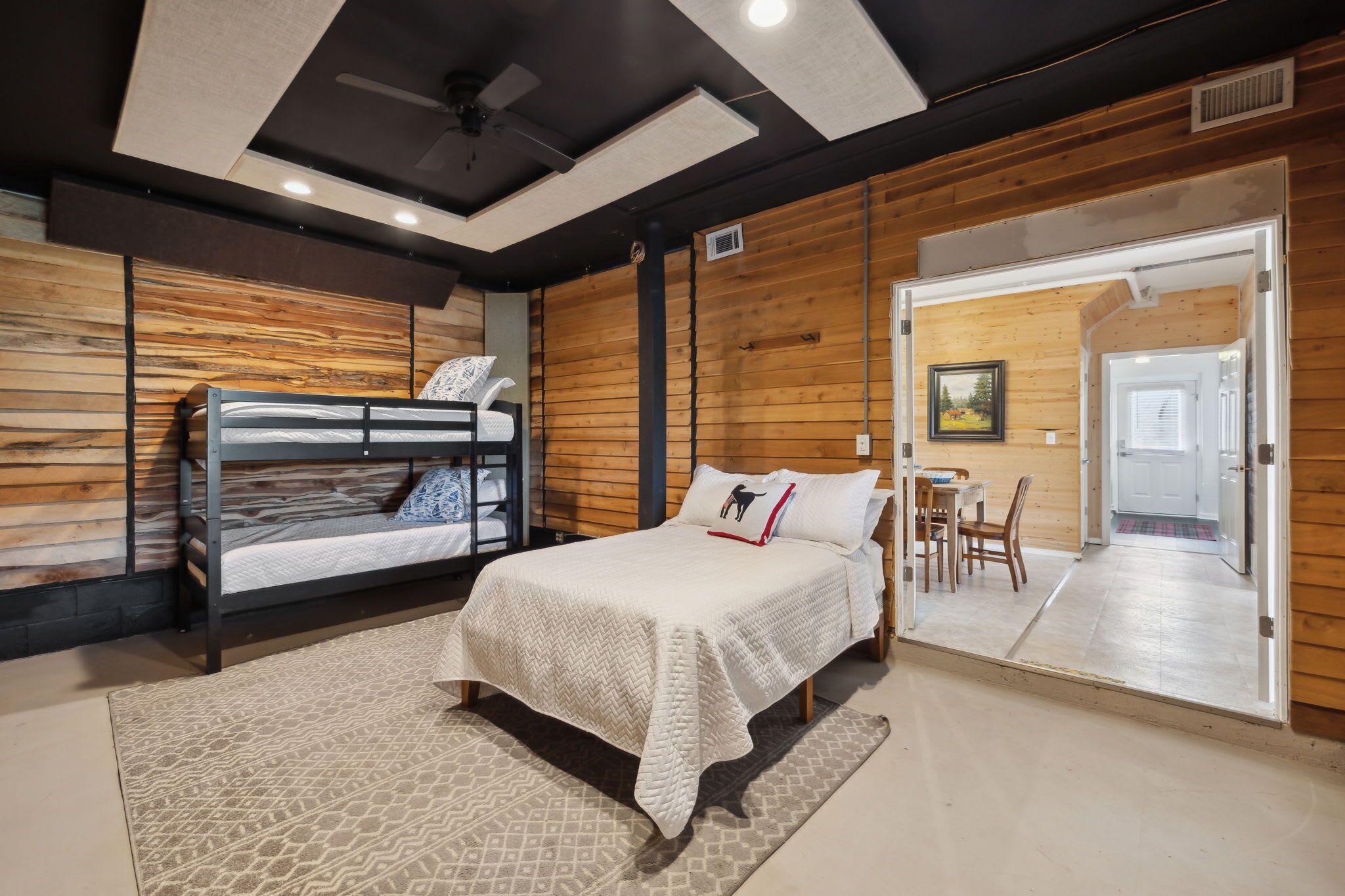 3 habitaciones, tabla de planchar con plancha, cuna de viaje y wifi 