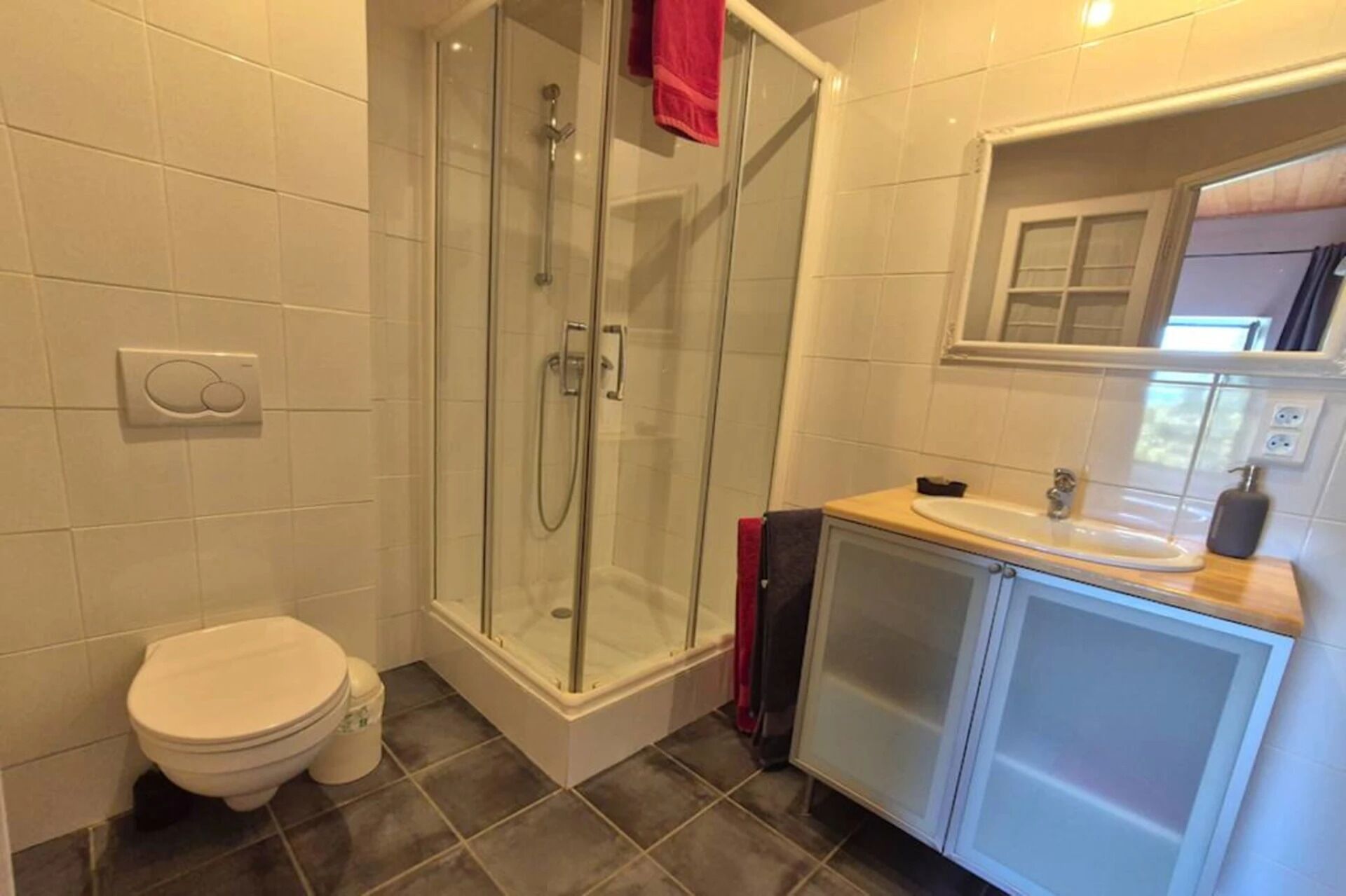 Standard Double or Twin Room | Bathroom