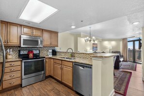 Refrigerador, microondas, horno, placa de cocina