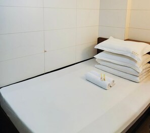 ห้องสแตนดาร์ดซิงเกิล, เตียงเดี่ยว 1 เตียง, ปลอดบุหรี่ | โต๊ะทำงาน, ห้องเก็บเสียง, Wi-Fi ฟรี