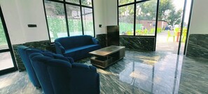 32-inch LCD TV with cable channels - The Yamuna Deck Resort and Cafe (Dhanaulti)