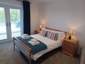 2 chambres, fer et planche à repasser, Wi-Fi, draps fournis