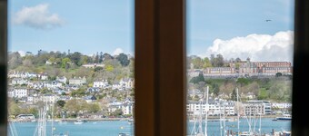 Coastal Escape with Balcony & River Dart Views