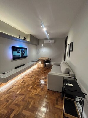 TV, offices - 3Qtos | 59m2 | 55" TV | Near mall | Near metro 21 (Rio de Janeiro)