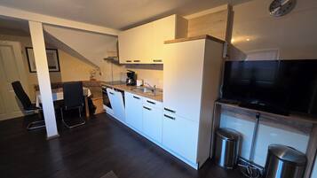 Oven, stovetop, dishwasher