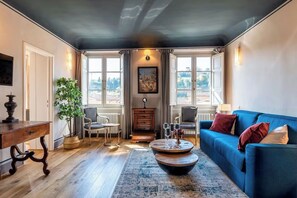 Tv, dvd-spelare och en stereo