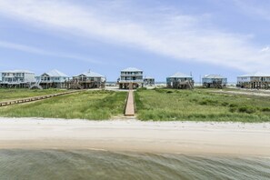 Beach - Sound Front Home with Private Pool & Gulf Views. (Dauphin Island)