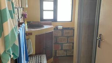Family Cottage | Bathroom