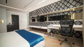 Economy Twin Room, 1 Bedroom | Desk, laptop workspace, free WiFi