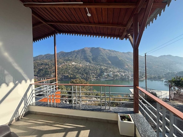 Deluxe Room, Lake View | Lake view