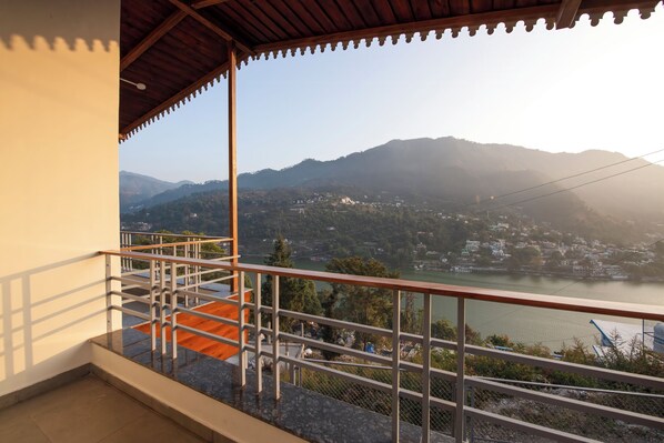 Deluxe kamer, uitzicht op meer | Uitzicht op het meer