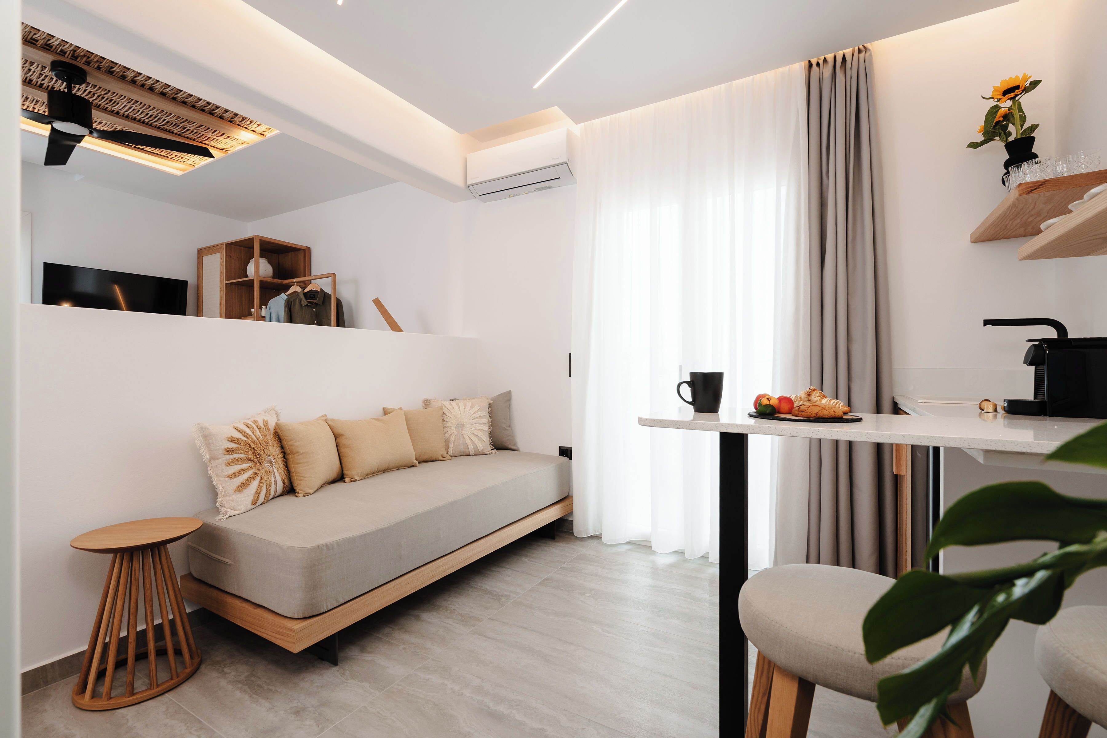 Premium Suite, Multiple Beds, Sea View, Beachside | Living area | 40-inch Smart TV with cable channels