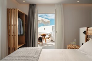 Premium bedding, memory-foam beds, individually decorated - Phaistos Suites  (Naxos)