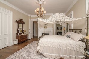 3 Schlafzimmer, Schreibtisch, Bügeleisen/Bügelbrett, WLAN