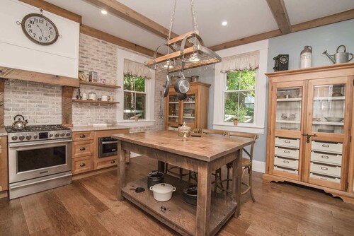 Historic 1850 Towering Italianate Mansion