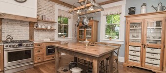 Historic 1850 Towering Italianate Mansion