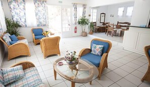 Lobby sitting area - Galini Apartments (Malia)