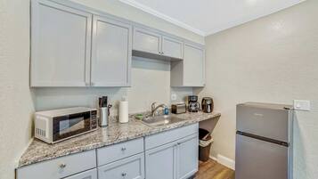 Fridge, microwave, coffee/tea maker, electric kettle