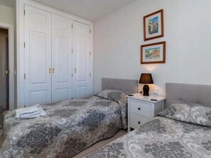 2 Schlafzimmer, Bügeleisen/Bügelbrett, WLAN, Bettwäsche