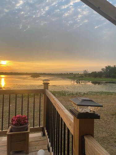 Private safari tent with ac/heat, Wifi and an exceptional view off a large deck.