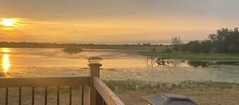 Private safari tent with ac/heat, Wifi and an exceptional view off a large deck.